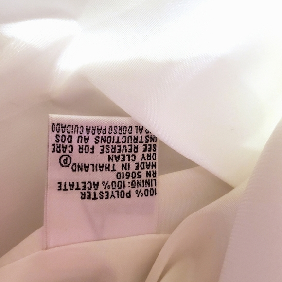 Le Suit White Blazer with Black Ribbon Belt - Picture 7 of 8